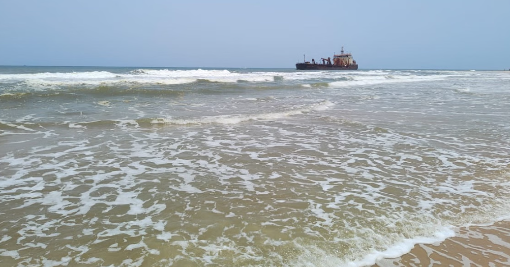 Suratkal Beach, Dakshina Kannada, Karnataka - Vushii.com Suratkal Beach, Dakshina Kannada, Karnataka - Vushii.com